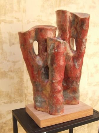 「Back to the Earth」というタイトルの彫刻 Pink Zebra Ceramicsによって, オリジナルのアートワーク