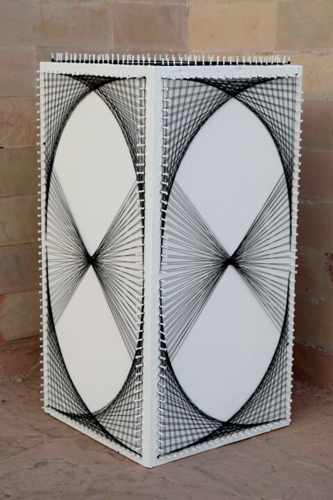 Sculpture intitulée "Nailed it Series No…" par Sumit Ratta, Œuvre d'art originale, String Art