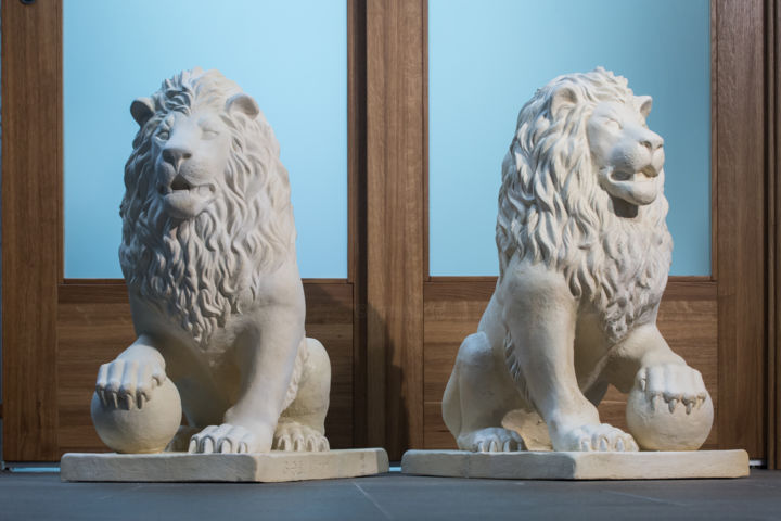 Скульптура под названием "Керамические львы" - Инна Енгалычева, Подлинное произведение искусства, Керамика