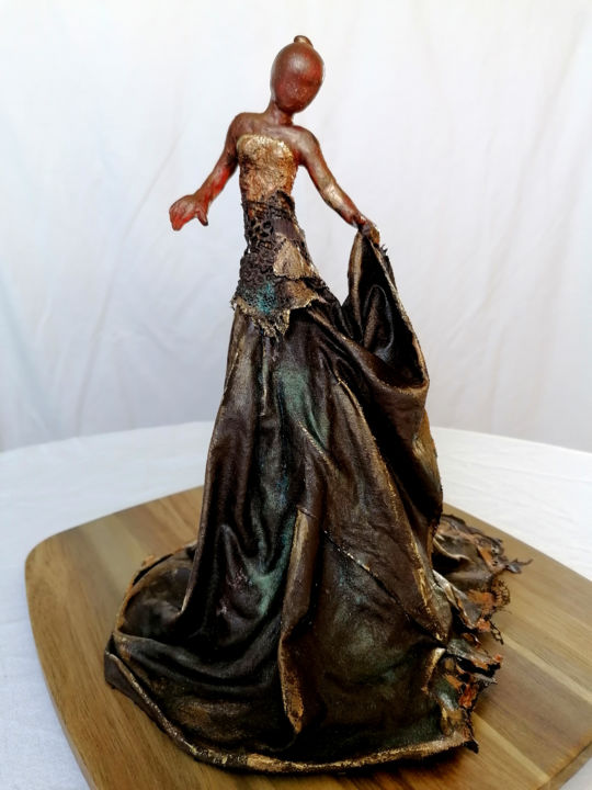 Skulptur mit dem Titel "Autumna" von Susana Zarate, Original-Kunstwerk, Polymer Ton