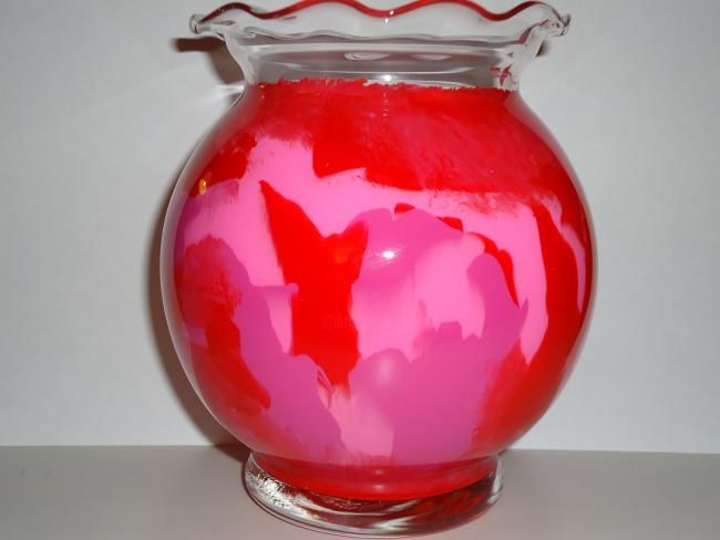 Design intitulée "Red Rasberry Vase" par Shellie Sutera, Œuvre d'art originale