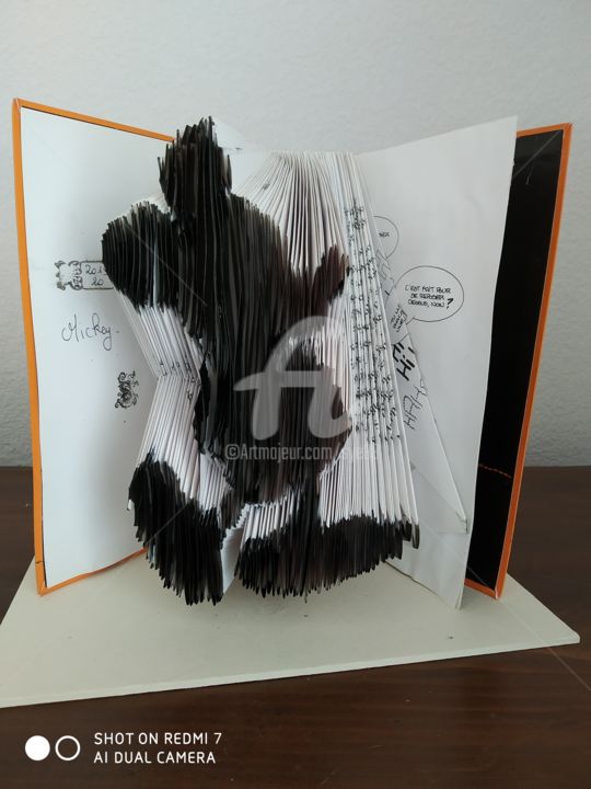Sculpture intitulée "2019-20- Mickey" par Sye, Œuvre d'art originale, Papier
