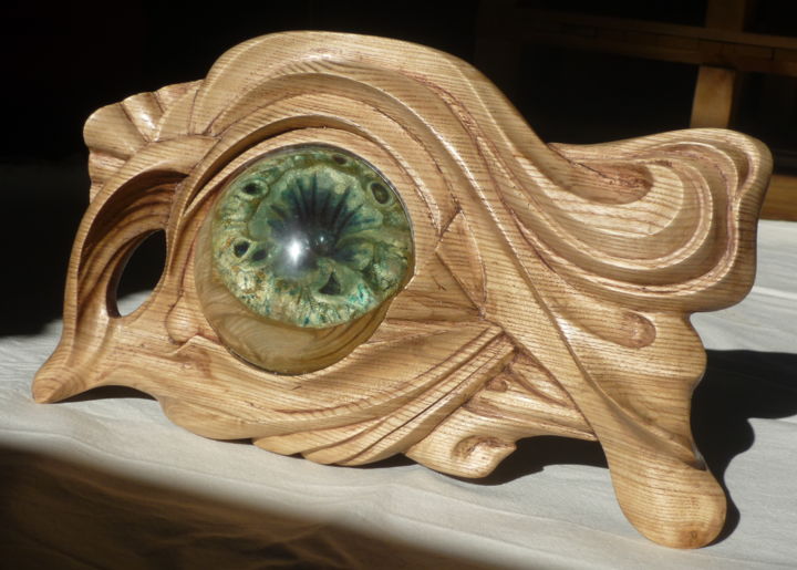 Sculpture titled "oeil" by Syllia, Original Artwork, Wood