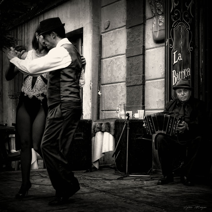 Photography titled "La Barrica - Tango" by Sylvain Manguer, Original Artwork