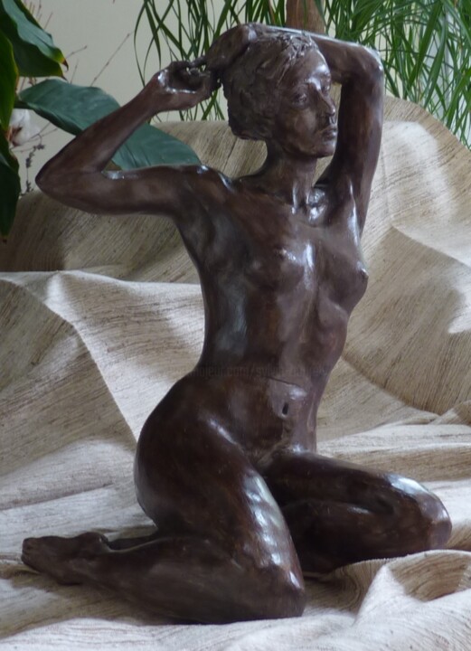 Sculpture titled "Etern'ELLE féminin1" by Sylvie Bourély (SB), Original Artwork, Clay