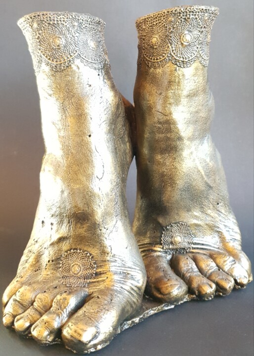 Sculpture titled "Power of the feet 2…" by Sylvie Bublex, Original Artwork, Plaster