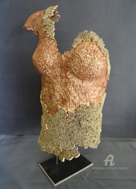 Escultura titulada ""Kristina"" por Sylvie Loudieres, Obra de arte original, Papel