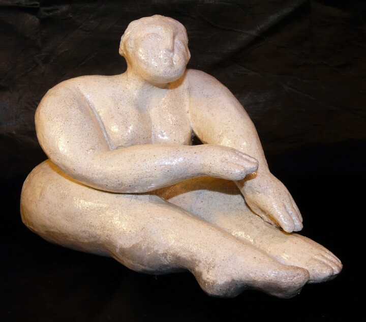 Sculpture titled "Femme assise" by Sylviehebrard, Original Artwork, Ceramics