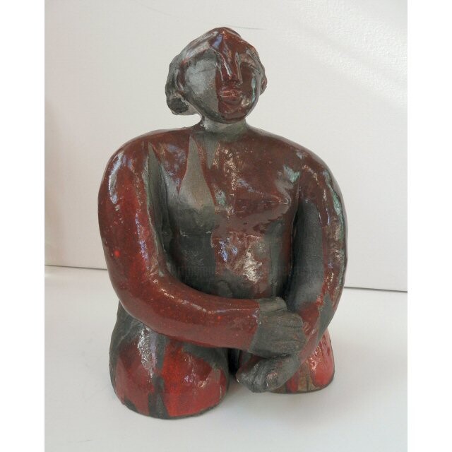Sculptuur getiteld "ROUGE BRAS CROISES" door Sylviehebrard, Origineel Kunstwerk, Keramiek