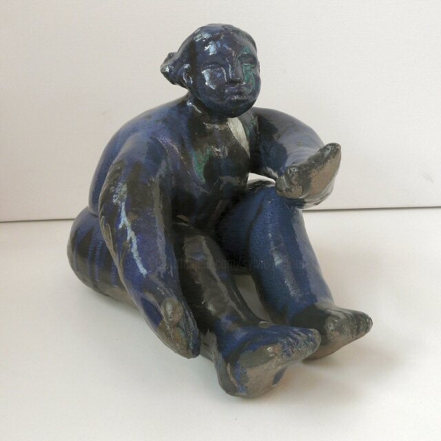 Sculpture titled "BLEU ASSISE" by Sylviehebrard, Original Artwork, Ceramics