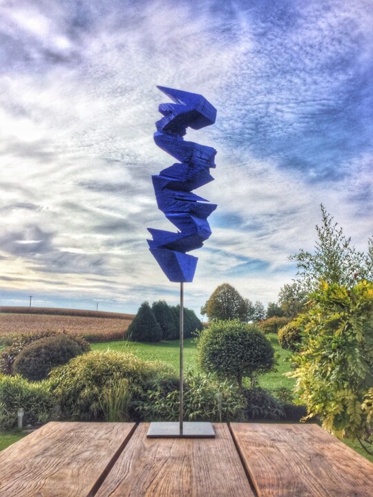 Skulptur mit dem Titel "blue swan" von Sylvio Eisl, Original-Kunstwerk