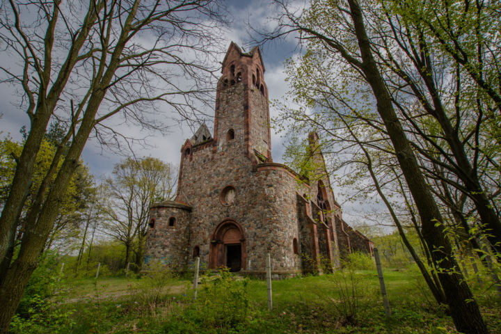 Fotografie getiteld "Opuszczony kościół" door Szary Burek, Origineel Kunstwerk, Digitale fotografie