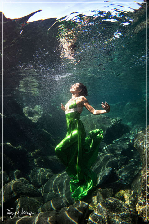 Photographie intitulée "Princesse Atlantis" par Thierry Nikolaeff, Œuvre d'art originale, Photographie numérique