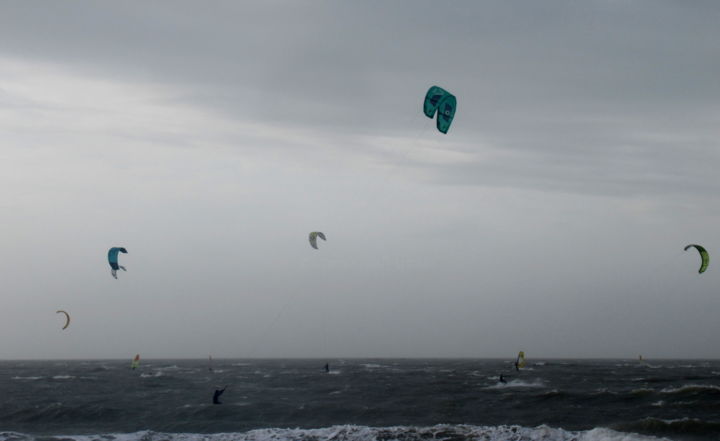 Photographie intitulée "kitesurfing" par Tom Schrijver, Œuvre d'art originale, Photographie numérique
