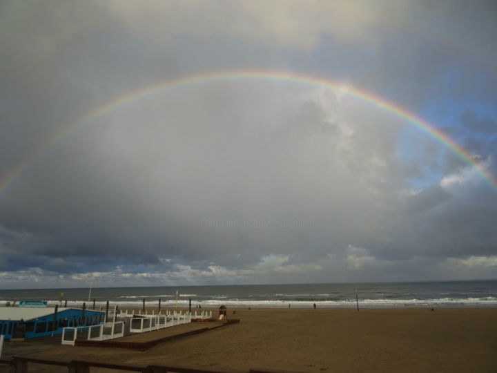 Fotografia zatytułowany „Rainbow over sea” autorstwa Tom Schrijver, Oryginalna praca, Fotografia cyfrowa