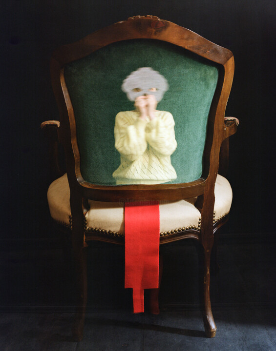 Photography titled "Favorite armchair" by Tania Serket, Original Artwork, Analog photography