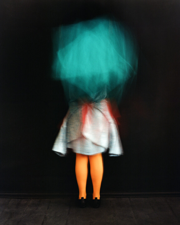 Фотография под названием "Getting dressed" - Tania Serket, Подлинное произведение искусства, Пленочная фотография