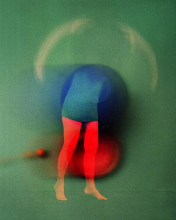 Фотография под названием "Dance in the deep g…" - Tania Serket, Подлинное произведение искусства, Пленочная фотография