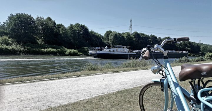Fotografie mit dem Titel "biking-day" von Tanja Niegsch, Original-Kunstwerk, Digitale Fotografie