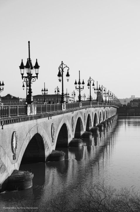 Photographie intitulée "Pont de pierre" par Tc.Photographie, Œuvre d'art originale, Photographie numérique