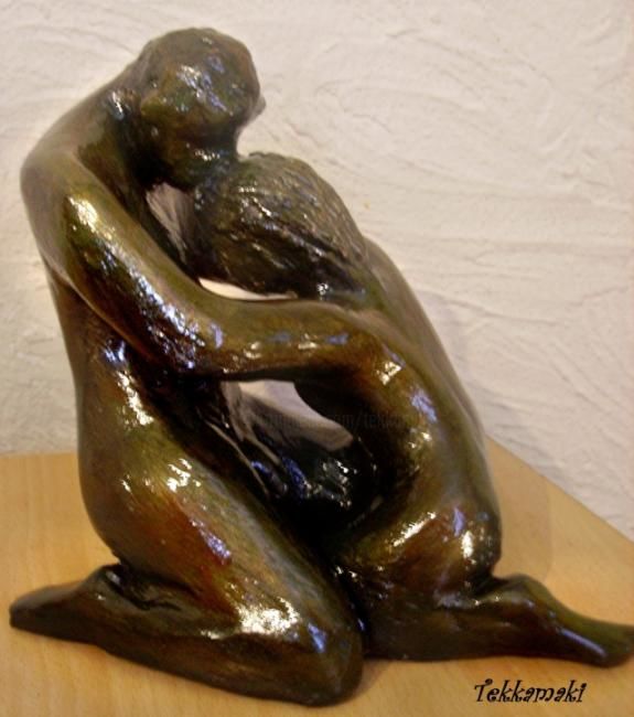 Sculpture titled "A bout de Bras" by Tekkamaki, Original Artwork, Terra cotta