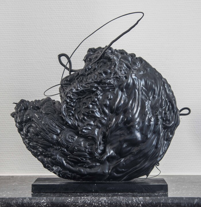 Skulptur mit dem Titel "Dark Moon" von Tenos3000, Original-Kunstwerk, Kunststoff