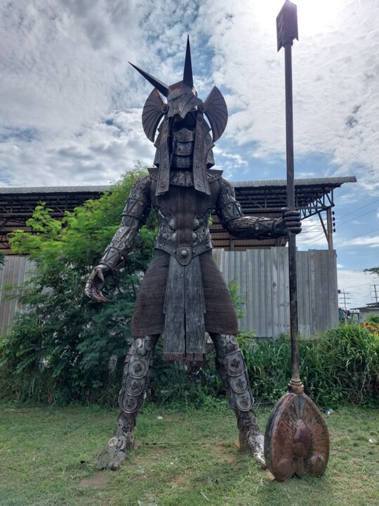 Sculpture titled "Sculpture Artisanal…" by Thaiproduction, Original Artwork, Metals