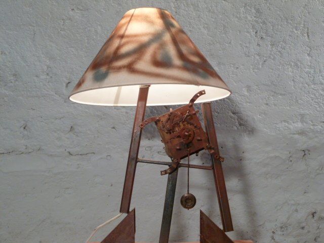 Sculpture intitulée "lampe horloge" par Gilles Thiercelin, Œuvre d'art originale