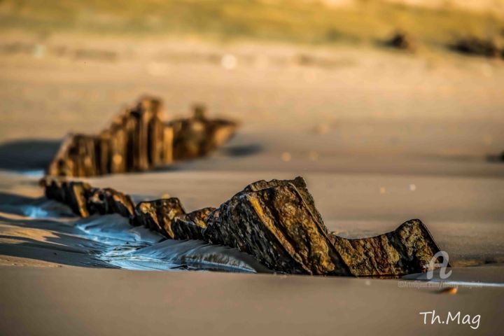 Photographie intitulée "Epave-du-cantabria-…" par Thierry Magliulo (Th.Mag), Œuvre d'art originale