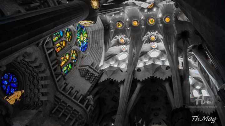 Photography titled "SAGRADA FAMILIA" by Thierry Magliulo (Th.Mag), Original Artwork