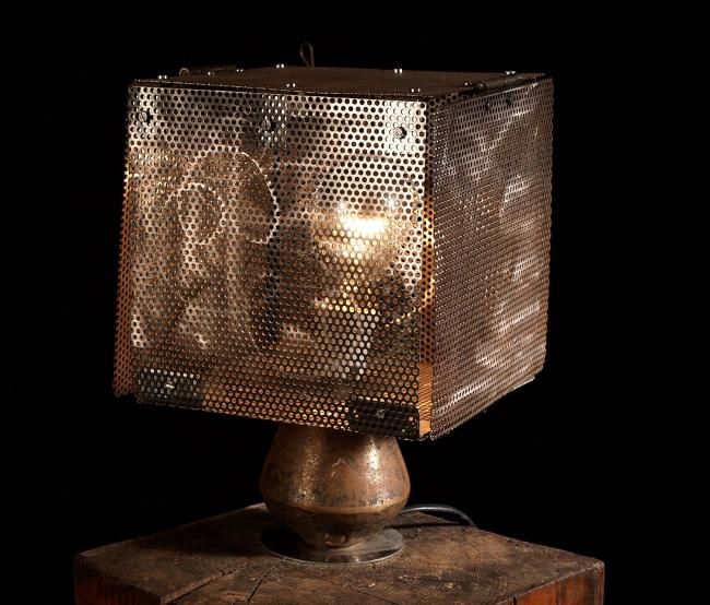 Sculpture intitulée "Lampe Petite maison" par Thierry Roy, Œuvre d'art originale