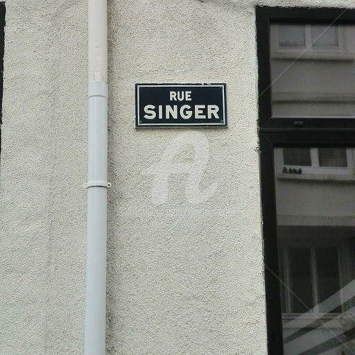Photographie intitulée "Rue SINGER" par Thierry Singer De Polignac - Spencer (Prince Singer de Polignac-Spencer), Œuvre d'ar…