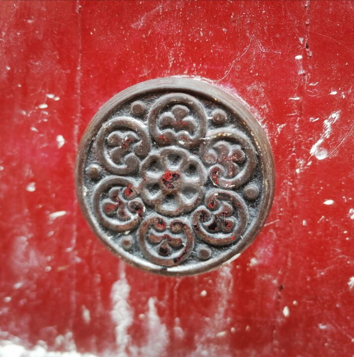 Photographie intitulée "La porte rouge." par Tito Villa, Œuvre d'art originale, Photographie numérique