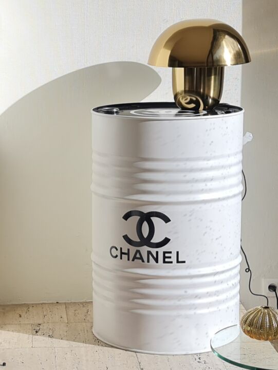 Sculpture intitulée "BARIL Métal Chanel…" par T'M, Œuvre d'art originale, Bombe aérosol