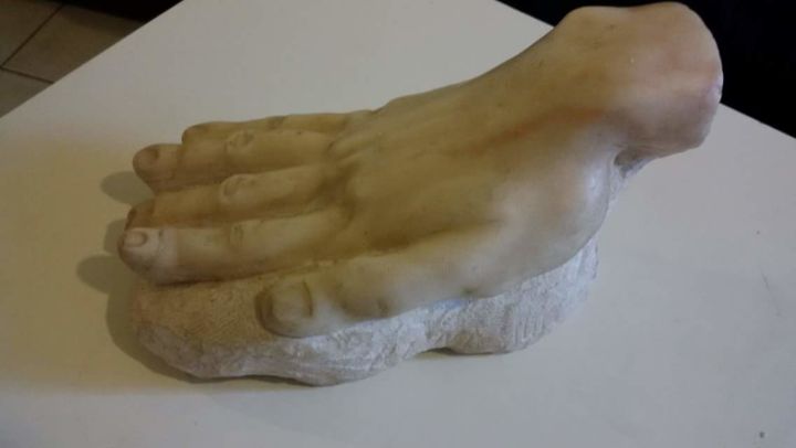 Escultura titulada "hand" por Anna, Obra de arte original, Piedra