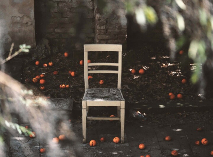 Photographie intitulée "The Chair" par Torado Minarolli, Œuvre d'art originale, Photographie numérique