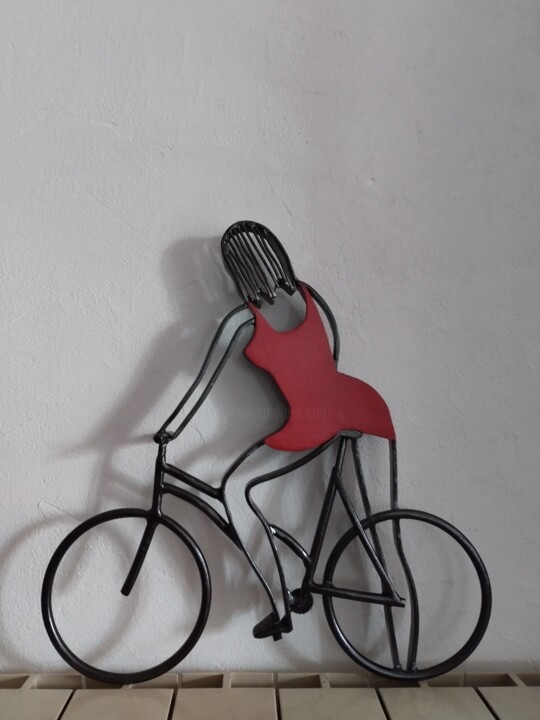 Sculpture titled "Caline fait du vélo" by Alain Tourette, Original Artwork, Metals