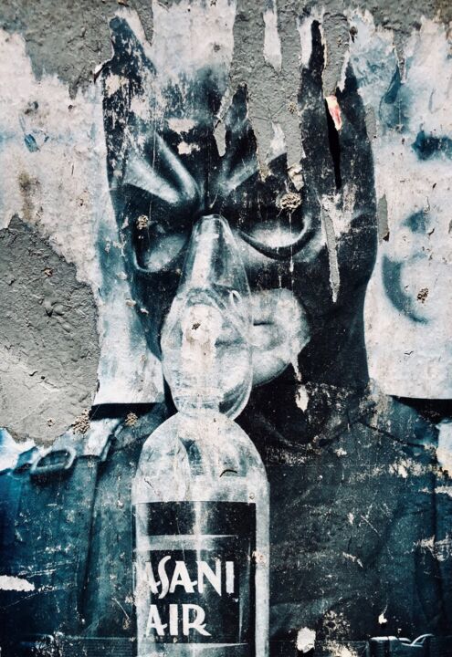 Fotografie mit dem Titel "Batman On Life Supp…" von Toxic/Nature Studios, Original-Kunstwerk, Manipulierte Fotografie