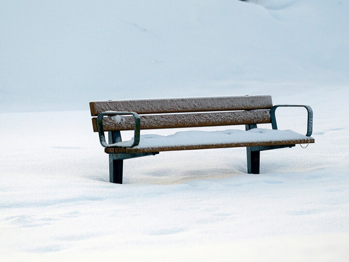 Photographie intitulée "Empty Bench" par Trank, Œuvre d'art originale, Photographie numérique