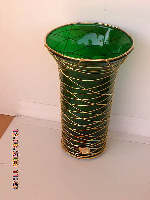 Design intitulée "vase tulipe vert ma…" par Robert Damas Le Roger, Œuvre d'art originale
