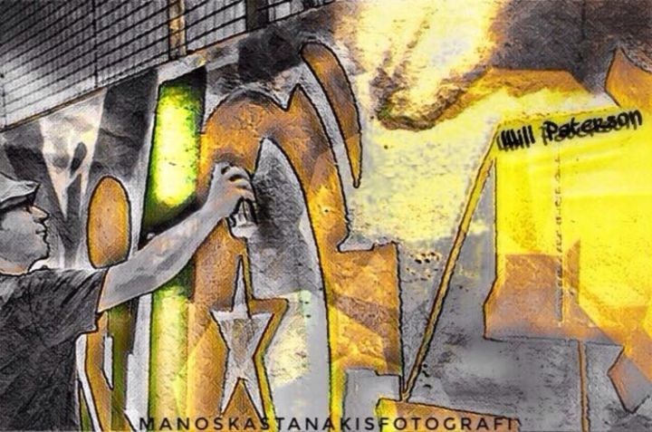 Фотография под названием "Graffiti Will Peter…" - Manos Kastanakis, Подлинное произведение искусства, Манипулированная фотог…
