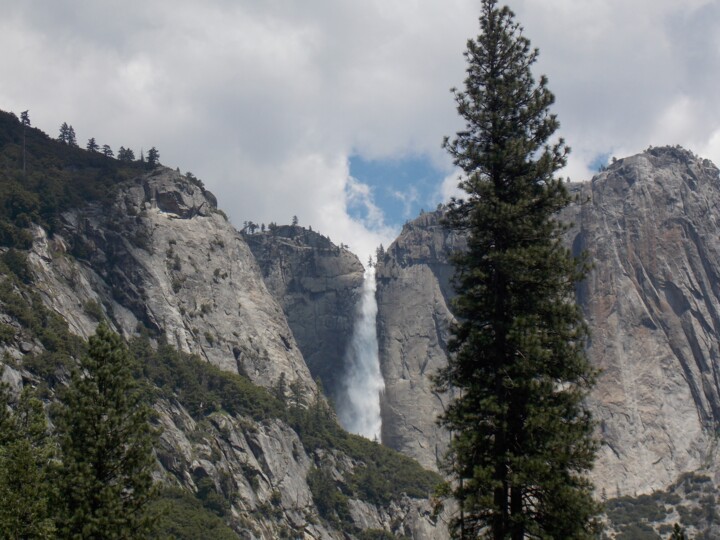 Fotografía titulada "Yosemite Falls 5" por Troy Wilson-Ripsom, Obra de arte original, Fotografía digital