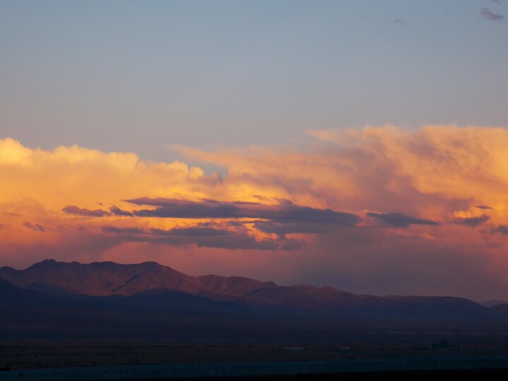 Photographie intitulée "Dramatic Nevada Sky" par Troy Wilson-Ripsom, Œuvre d'art originale, Photographie numérique