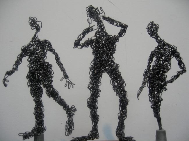 Rzeźba zatytułowany „MIMI fil de fer” autorstwa Marie Tucat, Oryginalna praca, Metale