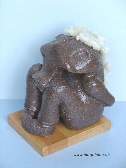 Sculpture titled "M 65  Ornito" by Marjolaine Escher, Original Artwork, Terra cotta