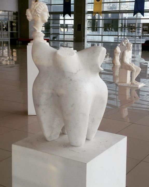 Sculpture titled "Diş heykeli mermer…" by Tunç Şendağ, Original Artwork, Stone