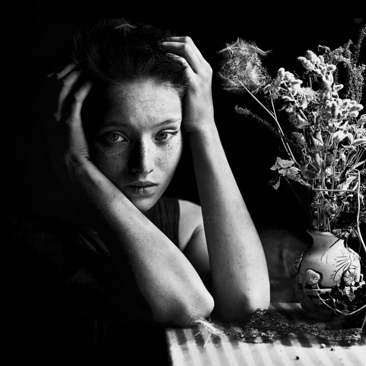 Photographie intitulée "Dandelion" par Uliana Kharinova, Œuvre d'art originale