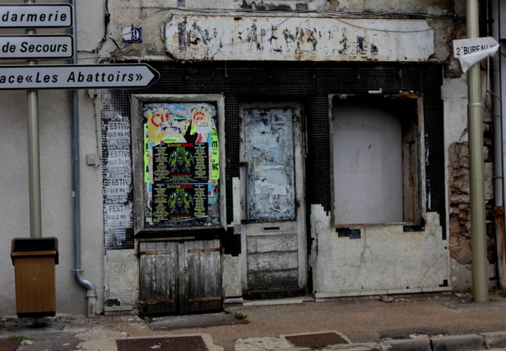 Photography titled "Abandoned Shops LII" by Ulli Heupel, Original Artwork