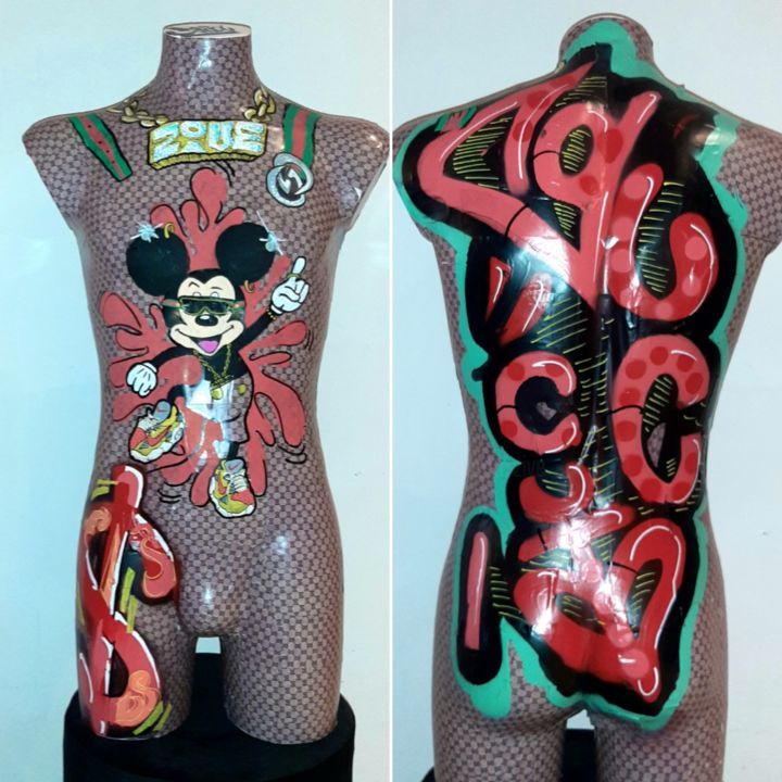 Sculptuur getiteld "CUSTOM BODY MICKEY…" door Umberto Zive, Origineel Kunstwerk, Acryl