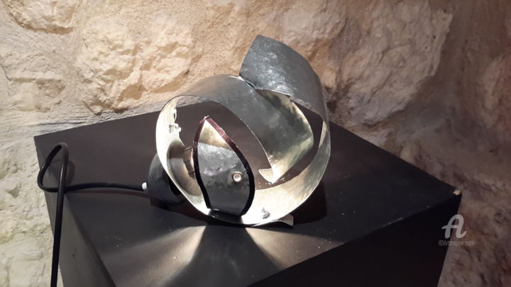 Sculpture titled "sculpture-lumineuse…" by Sylis, Original Artwork, Metals